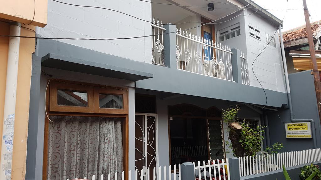 Kayumanis Homestay Syariah Джакарта Екстериор снимка